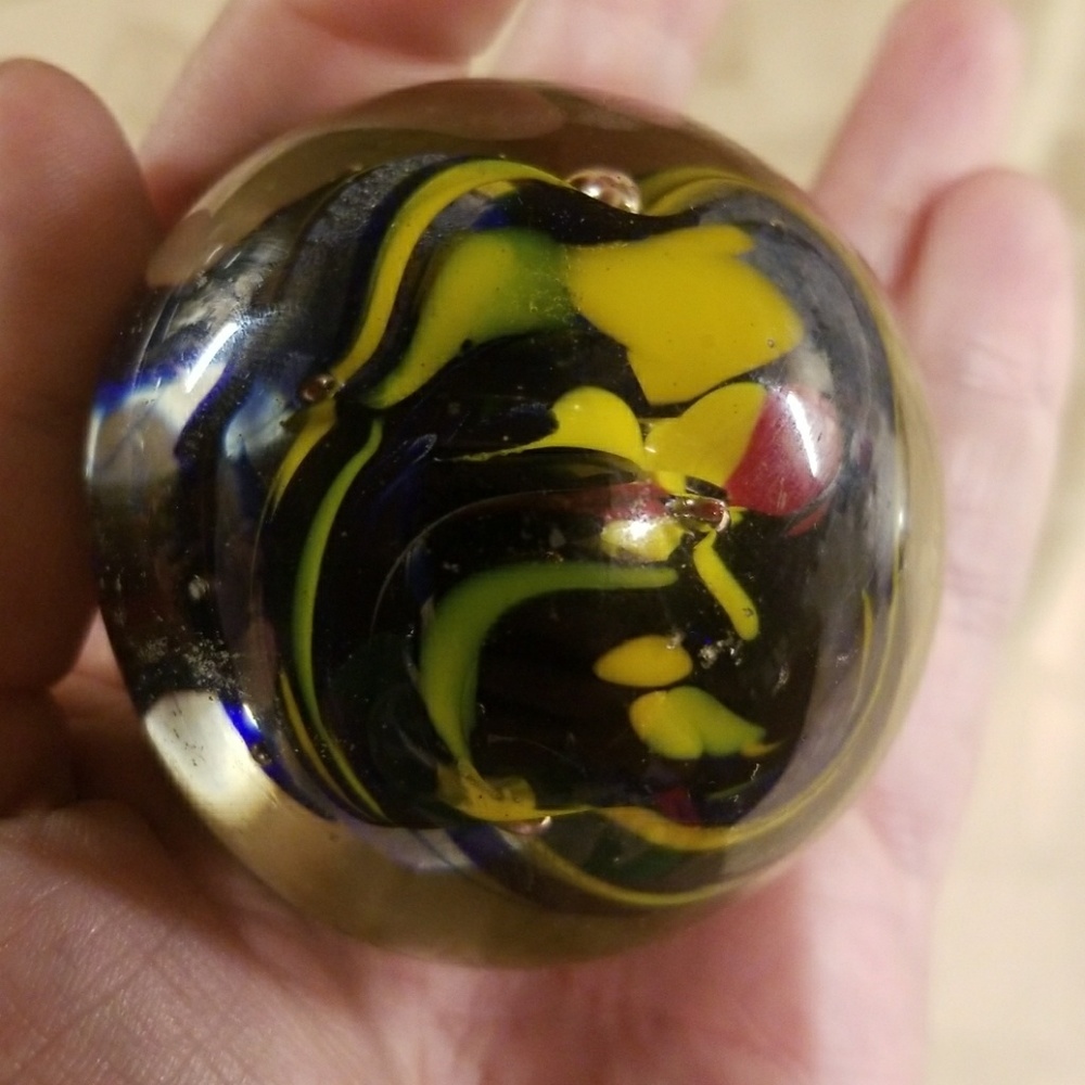 Paper weight - Picture 3 of 3